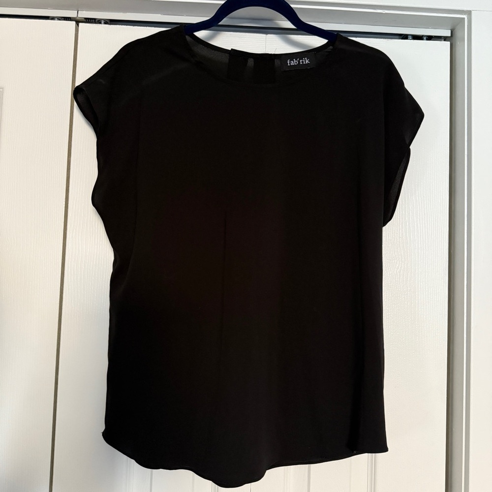 Fab'rik Classic Black Sheer Flowy Top, Size Medium